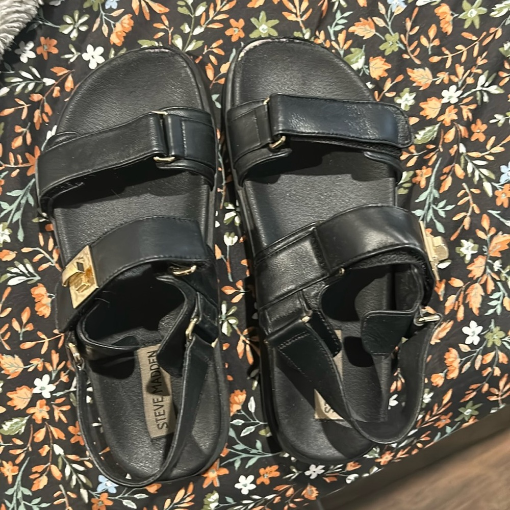 Steve Madden shoes, used, small rip at toe